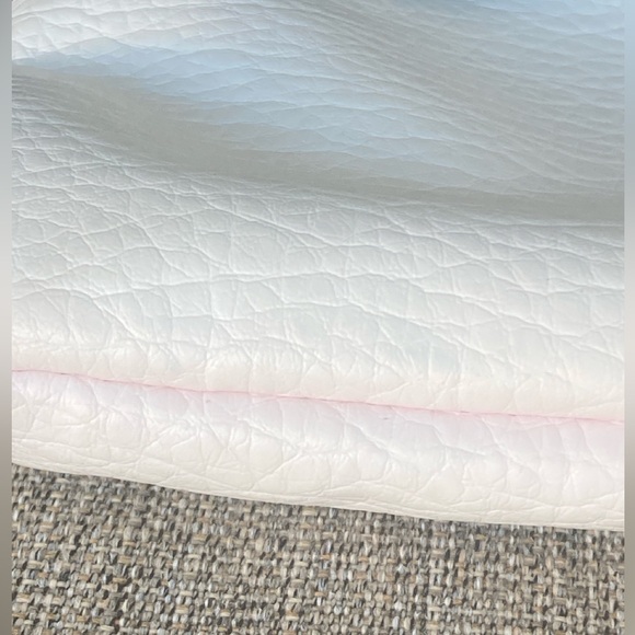 Juicy Couture Crossbody Bag - Picture 9 of 12